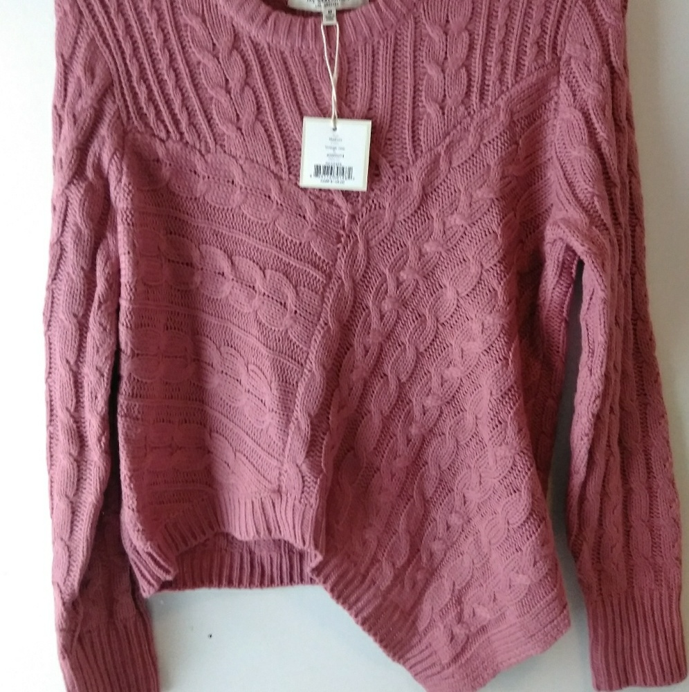 Nwt Free generation asymmetrical hemline sweater